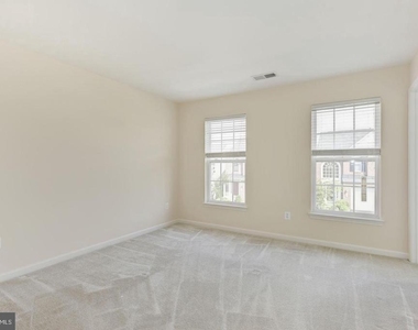 3795 Louise Avenue - Photo Thumbnail 15
