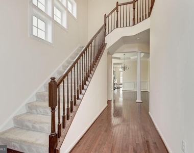 3795 Louise Avenue - Photo Thumbnail 2