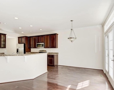 3795 Louise Avenue - Photo Thumbnail 5