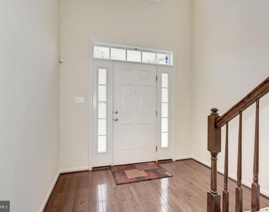 3795 Louise Avenue - Photo Thumbnail 1
