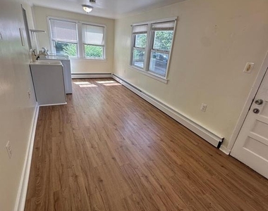 6501 Glenbard Court - Photo Thumbnail 3