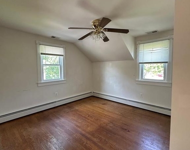 6501 Glenbard Court - Photo Thumbnail 11