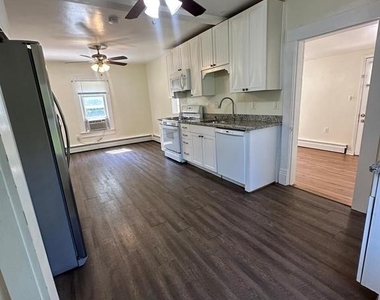 6501 Glenbard Court - Photo Thumbnail 5