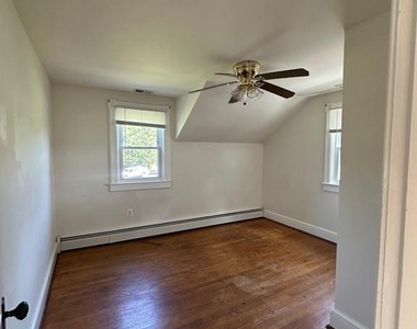 6501 Glenbard Court - Photo Thumbnail 12