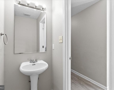 229 Sherando Circle - Photo Thumbnail 9