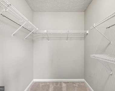 219 Surrey Club Lane - Photo Thumbnail 18
