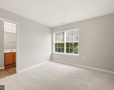 219 Surrey Club Lane - Photo Thumbnail 19