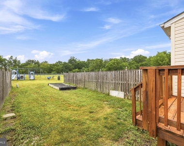 219 Surrey Club Lane - Photo Thumbnail 22