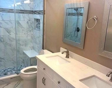 10504 Trowbridge Court - Photo Thumbnail 15
