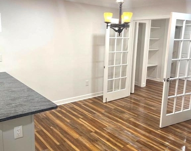 10504 Trowbridge Court - Photo Thumbnail 25