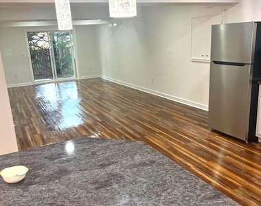 10504 Trowbridge Court - Photo Thumbnail 6