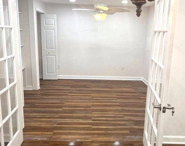 10504 Trowbridge Court - Photo Thumbnail 21