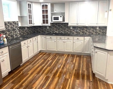 10504 Trowbridge Court - Photo Thumbnail 3