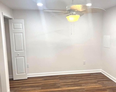 10504 Trowbridge Court - Photo Thumbnail 19