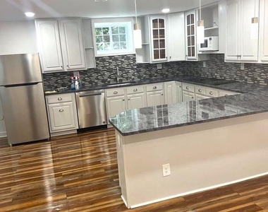 10504 Trowbridge Court - Photo Thumbnail 9