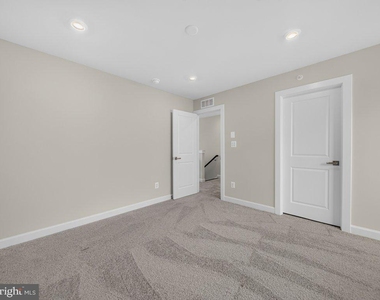3824 Tussica Way - Photo Thumbnail 44