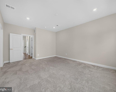 3824 Tussica Way - Photo Thumbnail 36