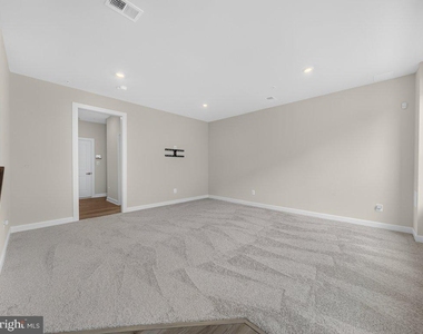 3824 Tussica Way - Photo Thumbnail 8