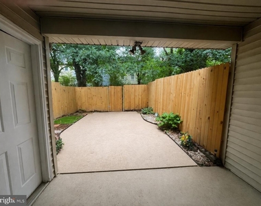 255 Farrell Lane - Photo Thumbnail 14