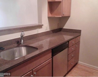309 Holland Lane - Photo Thumbnail 7