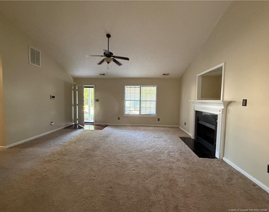 696 Fairfield Circle - Photo Thumbnail 2