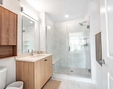 701 N Henry Street - Photo Thumbnail 17