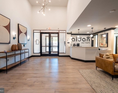 701 N Henry Street - Photo Thumbnail 36