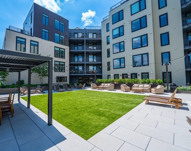 701 N Henry Street - Photo Thumbnail 29