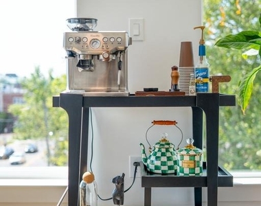 701 N Henry Street - Photo Thumbnail 12