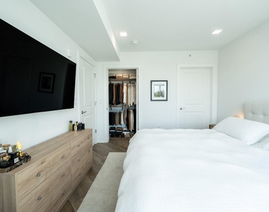 701 N Henry Street - Photo Thumbnail 15