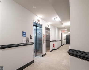 701 N Henry Street - Photo Thumbnail 24