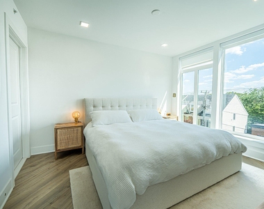 701 N Henry Street - Photo Thumbnail 13