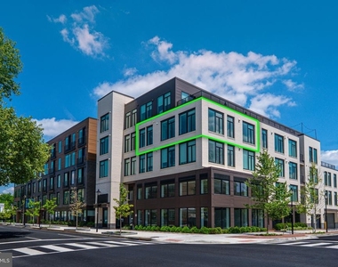 701 N Henry Street - Photo Thumbnail 1