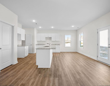 544 Ashley Heights Drive - Photo Thumbnail 4