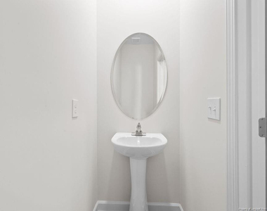 544 Ashley Heights Drive - Photo Thumbnail 9
