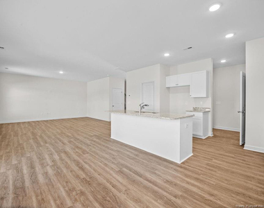 544 Ashley Heights Drive - Photo Thumbnail 3