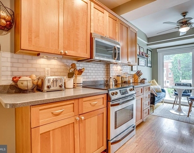 3 E Linden Street - Photo Thumbnail 7