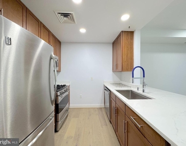 1111 Oronoco Street - Photo Thumbnail 11