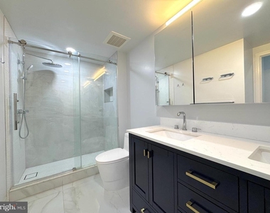 1111 Oronoco Street - Photo Thumbnail 26