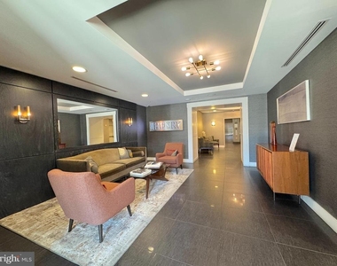 1111 Oronoco Street - Photo Thumbnail 3