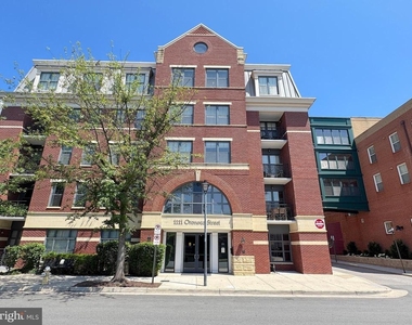 1111 Oronoco Street - Photo Thumbnail 1