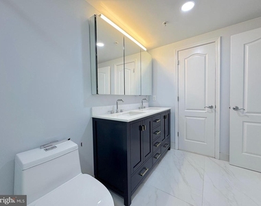 1111 Oronoco Street - Photo Thumbnail 28