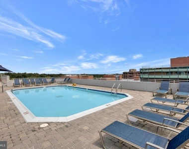 1001 N Vermont Street - Photo Thumbnail 1