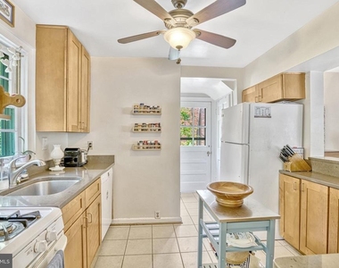 416 S Abingdon Street - Photo Thumbnail 4
