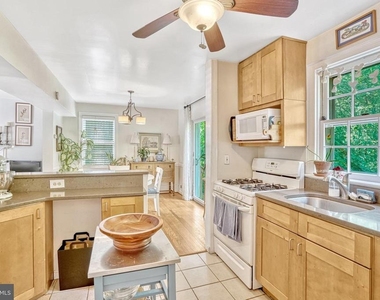 416 S Abingdon Street - Photo Thumbnail 7