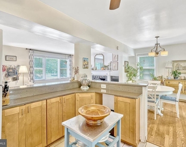 416 S Abingdon Street - Photo Thumbnail 6