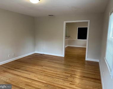622 N Oakland Street - Photo Thumbnail 11