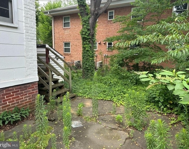 622 N Oakland Street - Photo Thumbnail 2