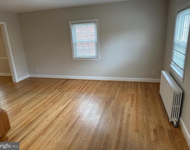 622 N Oakland Street - Photo Thumbnail 9
