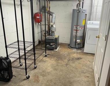 622 N Oakland Street - Photo Thumbnail 17